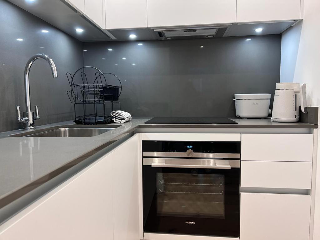 Chapel - Central Studio Apartment バース エクステリア 写真